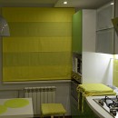 Римская штора для кухни с вставками лимонного цвета